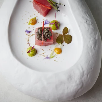 Raw Tuna, Avocado and Mango with optional Mottra Sterlet Caviar<br />
Created by the talent that is Antonio 'Lello' Favuzzi at L'Anima, London<br />
Shot for the new launch of @SeasonedbyChefs online culinary masterpiece.<br />
<br />
Publication: @seasonedbychefs<br />
Restaurant: @lanimalondon<br />
Chef: @lello_favuzzi<br />
Photographer: @jodihindsphoto<br />
<br />
