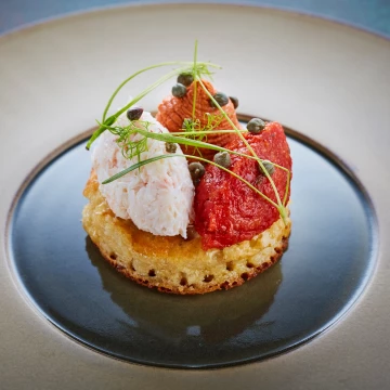 This little beauty was photographed at a recent shoot in Torquay with michelin starred Chef, Simon Hulstone.  His restaurant The Elephant is a beautiful place with stunning team and right on the seafront with a gorgeous harbour to look across.<br />
This dish is Brixham Crab Crumpet, Brown Crab Pâté & Tomato Jam<br />
<br />
<br />
Chef: @hulstone<br />
Restaurant: @elephanttqy<br />

