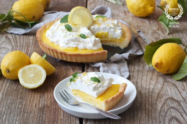 Lemon Tarte - an elegant tarte au citron filled with homemade lemon curd.<br />
Recipe can be found on my website https://www.sweetsandlifestyle.com/rezept/zitronentarte/